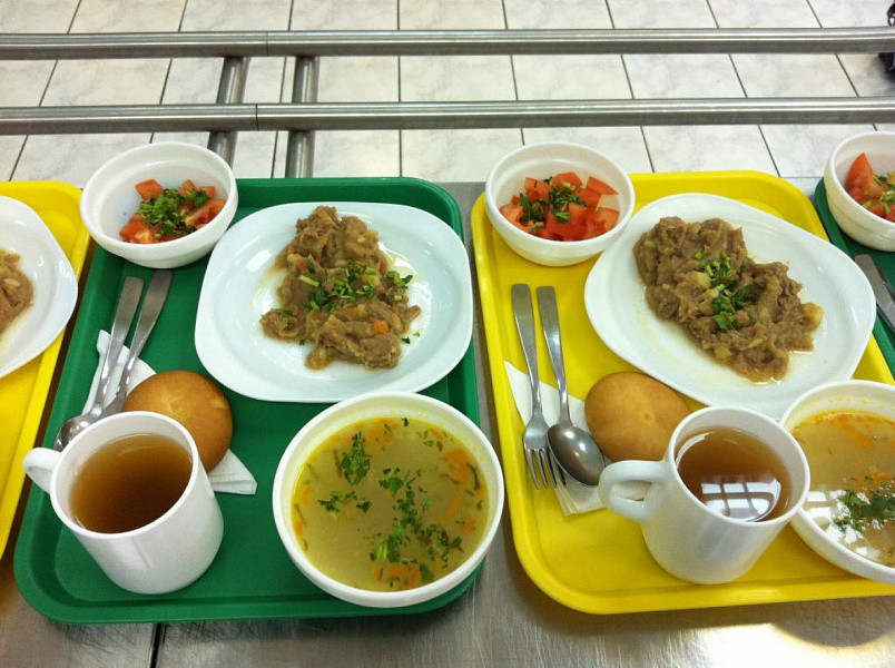 Кировских школьников хотят кормить местными продуктами