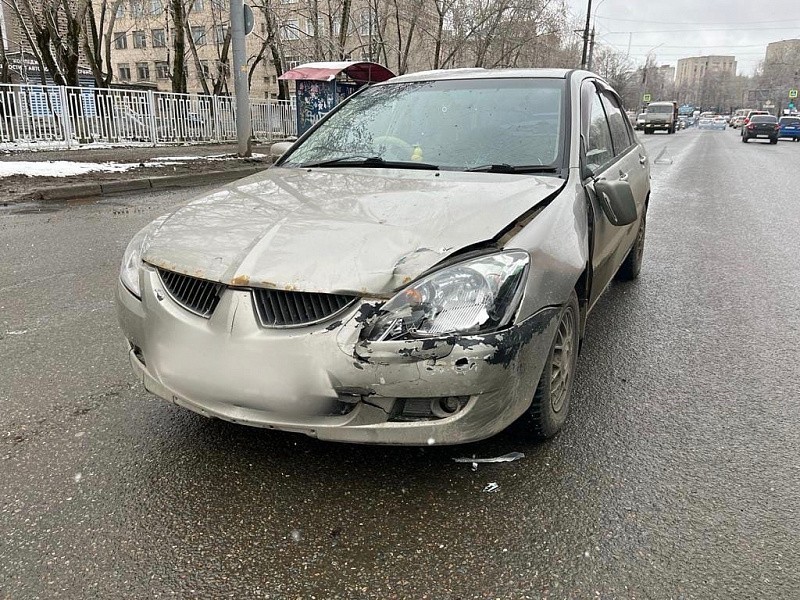 В Кирове на «зебре» сбили двух 19-летних девушек