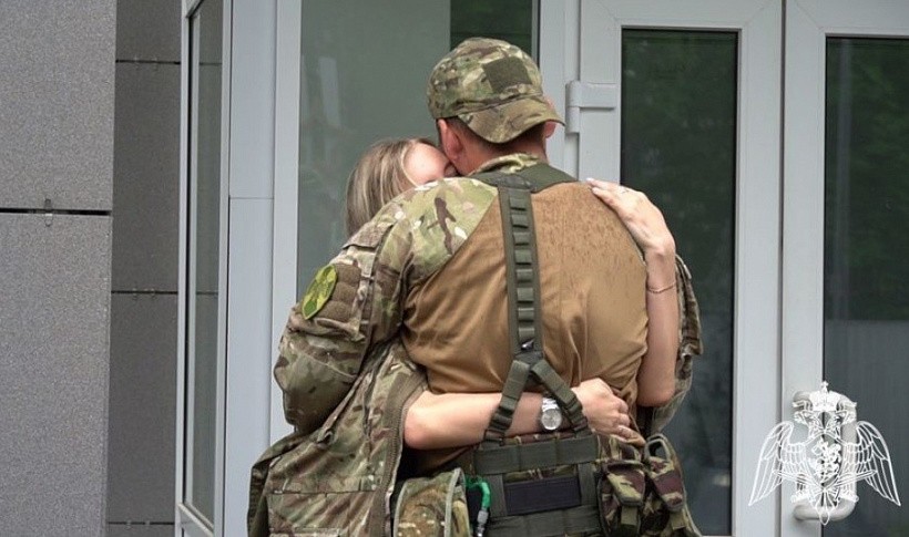 В Кирове встретили вернувшихся с Украины сотрудников спецназа