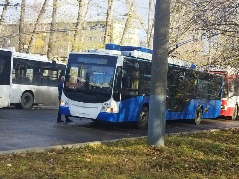 Прибывшие в Киров из Санкт-Петербурга троллейбусы, вышли на обкатку.