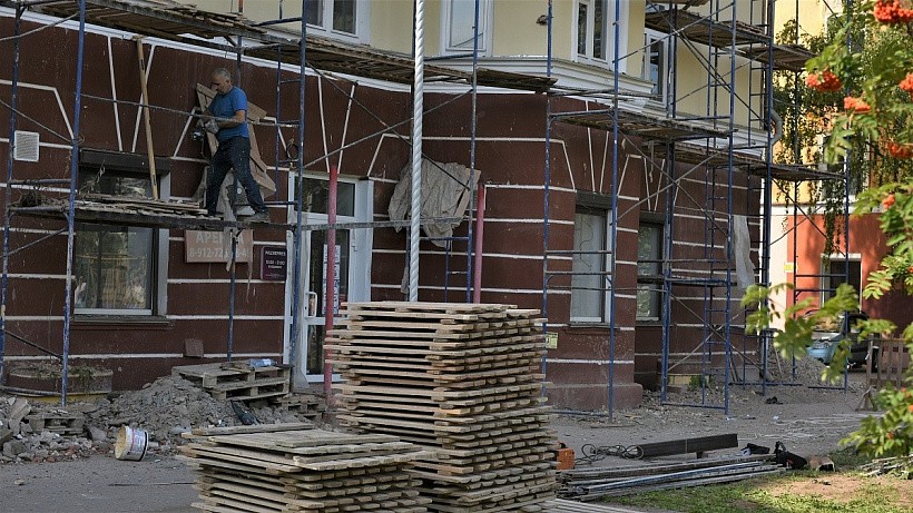 В Кирове выписали 37 протоколов за некрасивые вывески и рекламу