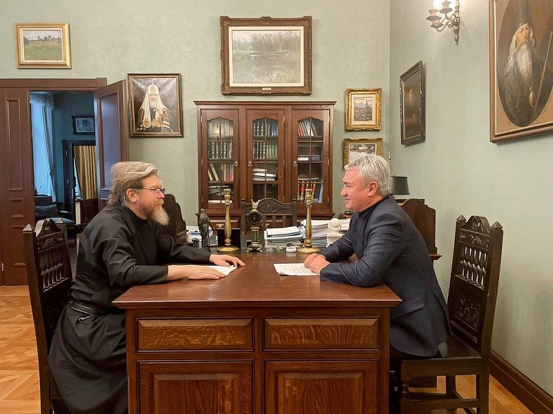 Рахим Азимов провел встречу с митрополитом Псковским и Порховским Тихоном 