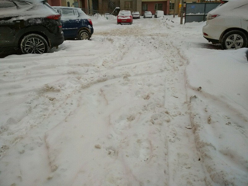  Эксперимент не удался? Подрядчиков ругают за плохую очистку города от снега 