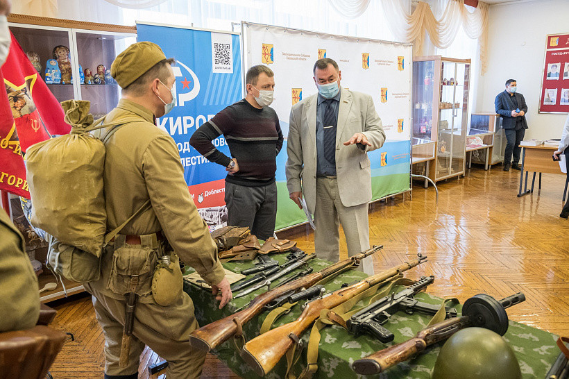 Кировские заводы просят ужесточить масочный режим