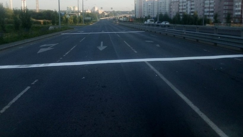 В Кирове продолжили установку шумовых полос