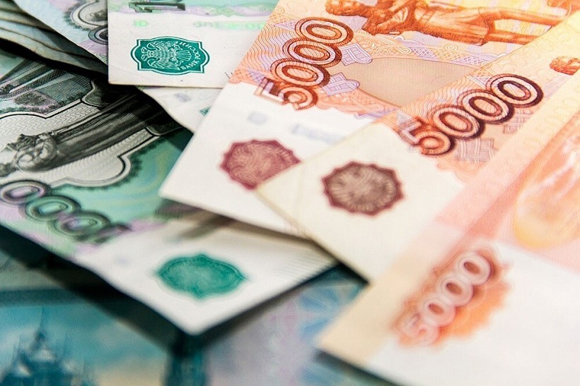 У жительницы Кирово-Чепецка списывали деньги с карты за долги ее тезки  