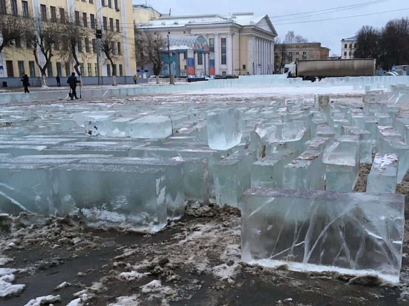 На Театральной площади будет меньше льда