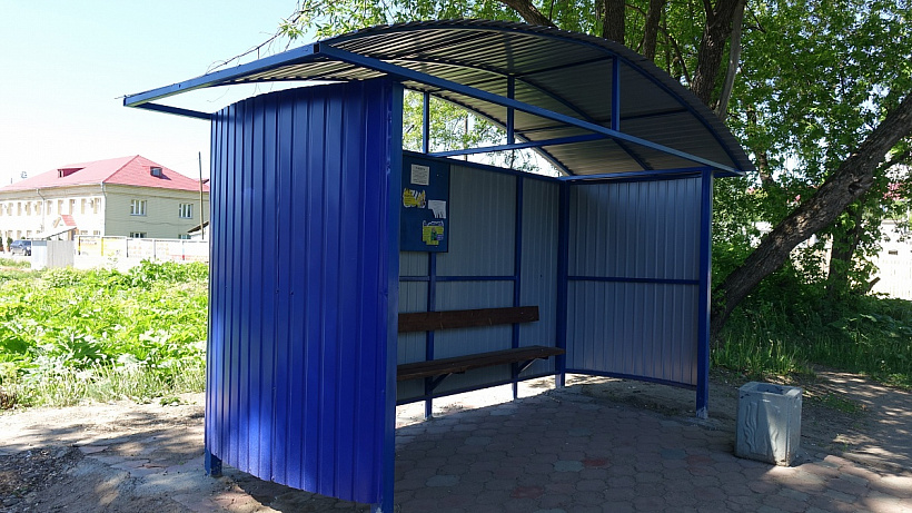 В Кирове поставят 30 синих остановочных павильонов