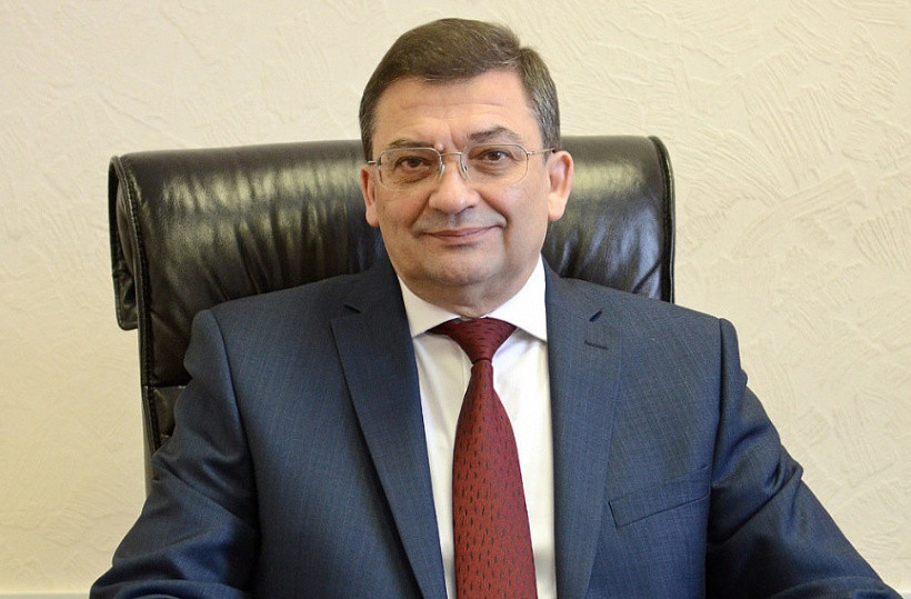 Поправки в Конституцию прокомментировал руководитель администрации кировского губернатора