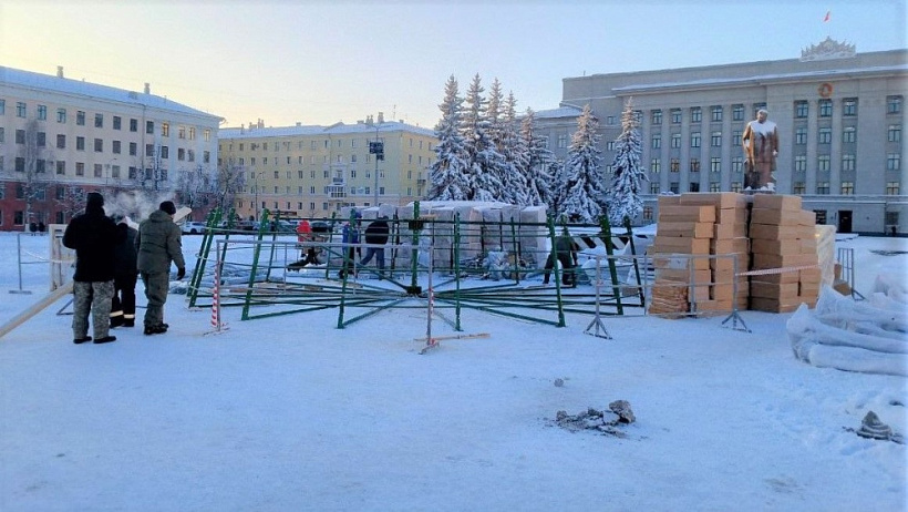 Новогоднюю ель на Театральной площади установят на следующей неделе