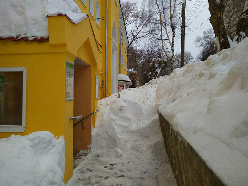 На уборку снега в Кирове заложили заведомо мало денег
