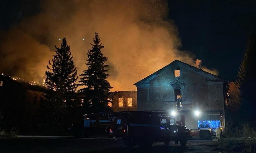В Кирове произошел пожар на территории бывшего КВАТУ