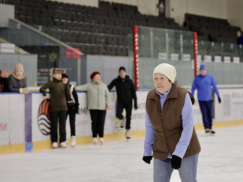 В Кирово-Чепецке подходит к завершению сезон массовых катаний на коньках для ветеранов 