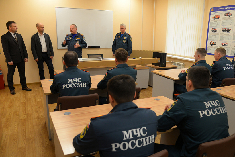 Филиал «КЧХК» поздравил пожарных с праздником