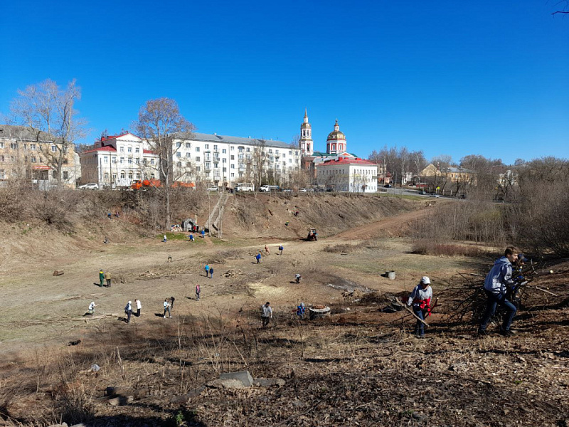 В овраге Засора убрали заросли