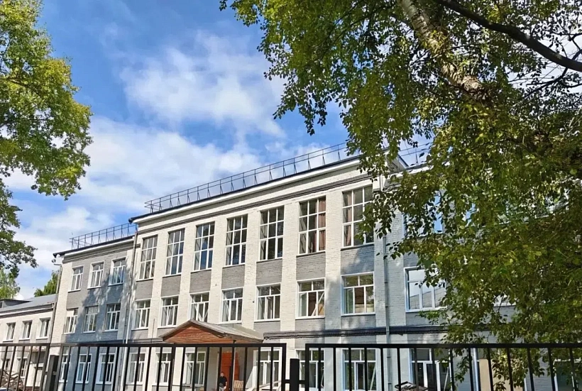 В Слободском капитально обновляют самую большую школу города