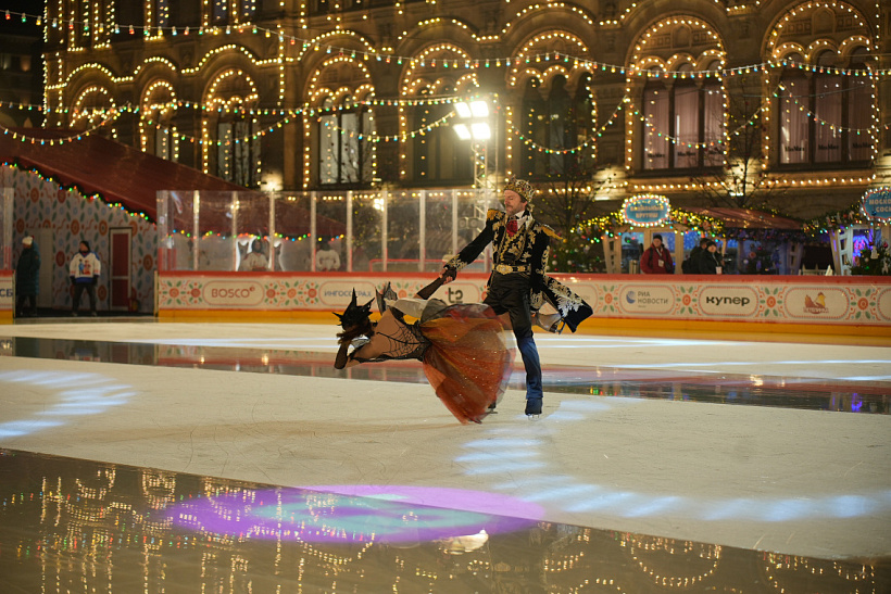 Дымковский каток открылся на Красной площади