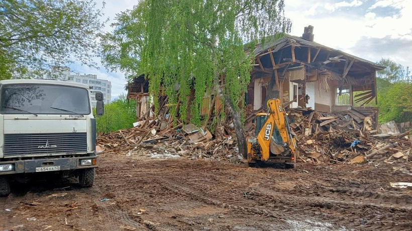 В Кирове снесут почти 30 аварийных домов