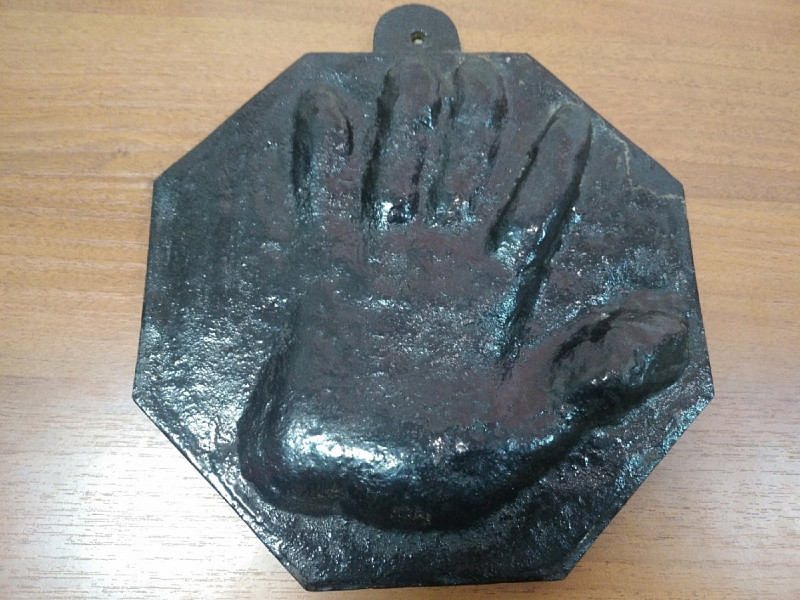  В кировском музее выставили слепок руки Петра Первого