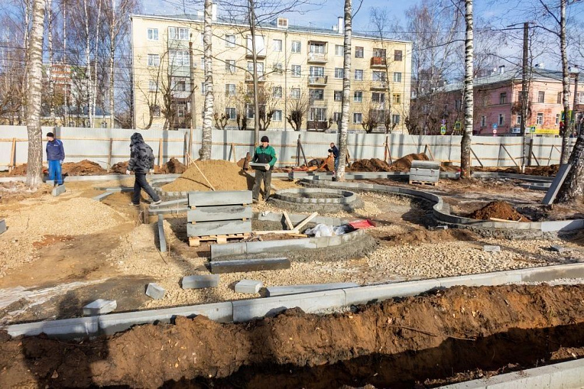 В сквере Надежды в Кирове — финальный этап благоустройства