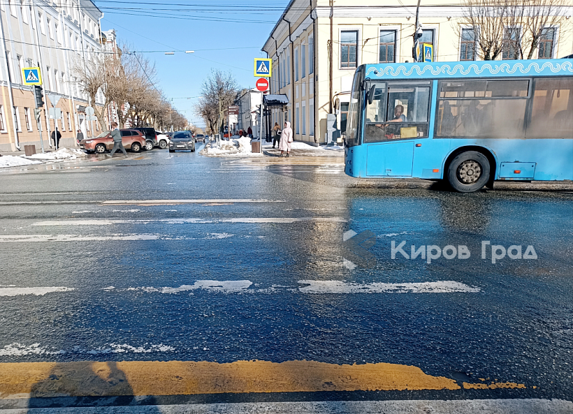 Разметка в Кирове сошла вместе со снегом