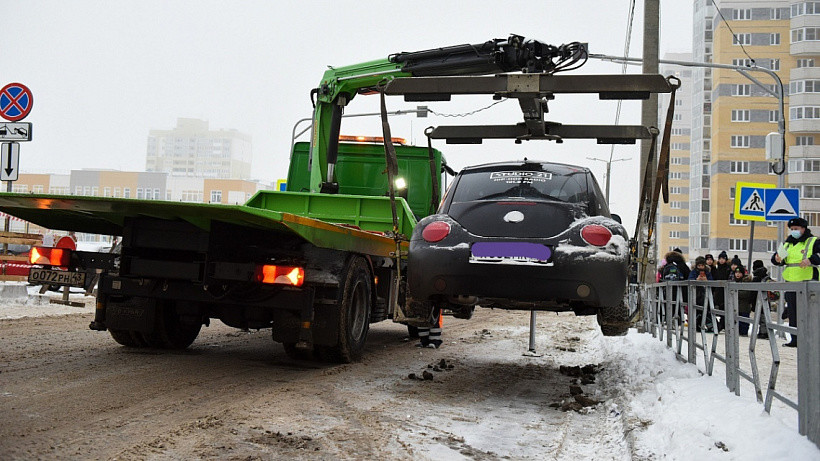 1100 машин за год отправили в Кирове на штрафстоянки из-за неправильной парковки