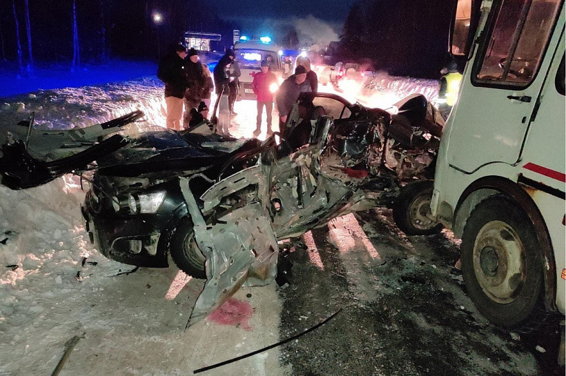 В аварии с автобусом в Кировской области погиб мужчина
