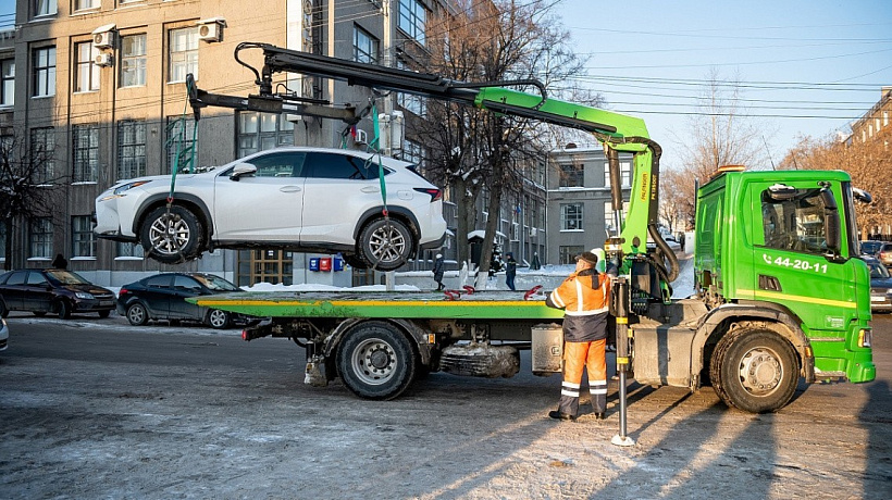 С улиц Кирова стали эвакуировать меньше автомобилей