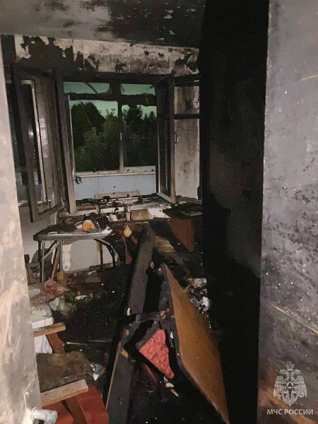 Около 20 человек эвакуировали при пожаре в жилом доме в Коминтерне