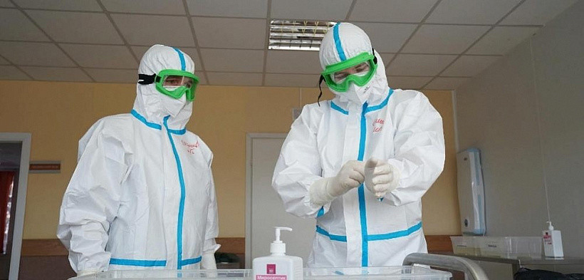 В Кировской области наладили выпуск защитных костюмов для медиков