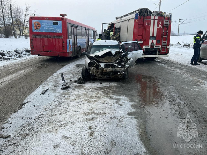 Авария с пассажирским автобусом произошла в Кирове