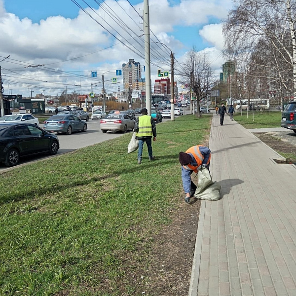 Более 2,5 тысяч кубометров уличного смета вывезли с улиц Кирова