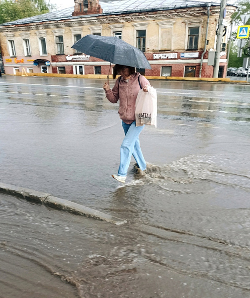Кировчан предупредили о штормовом ветре и ливнях