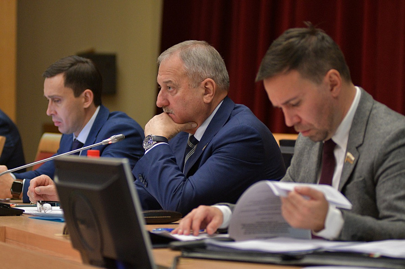 Депутат: Без решения суда Быков не должен уходить с поста спикера ОЗС