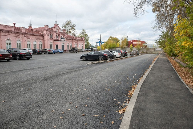 В Кирове отремонтировали площадь перед Киров-Котласским вокзалом 