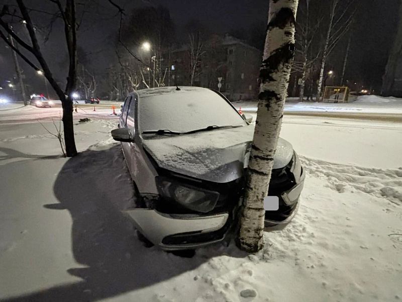 ДТП из-за летней резины тормозят уборку Кирова