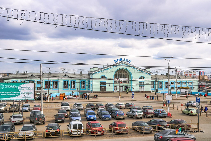 Парковку перед железнодорожным вокзалом в Кирове хотят сделать платной