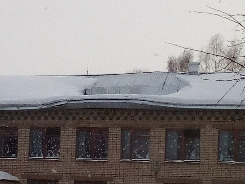 Обрушилась крыша одного из детских садов в Кировской области