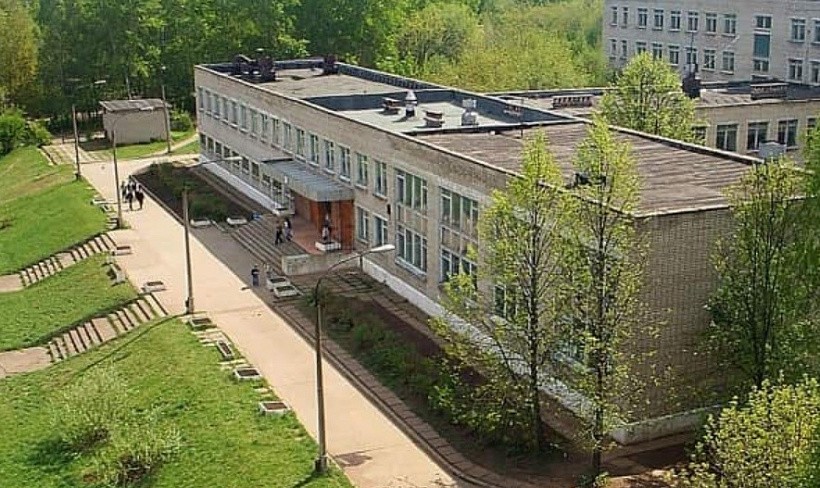 В школе №5 Кирово-Чепецка приостановили занятия из-за сильного запаха