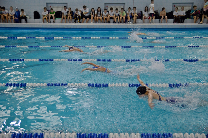 Филиал «КЧХК» поддержал межрегиональные соревнования по плаванию   