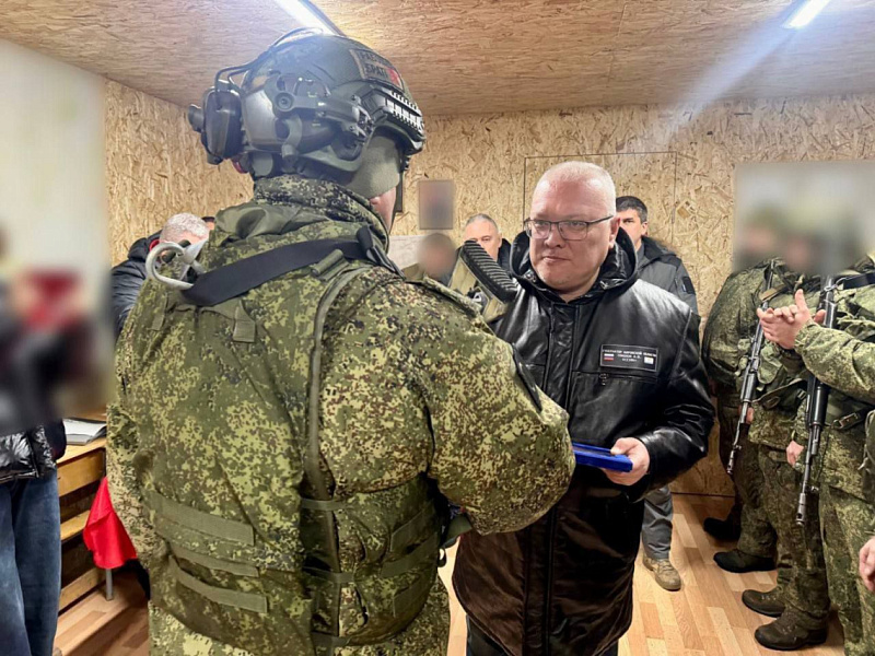Александр Соколов встретился с кировскими бойцами в зоне СВО