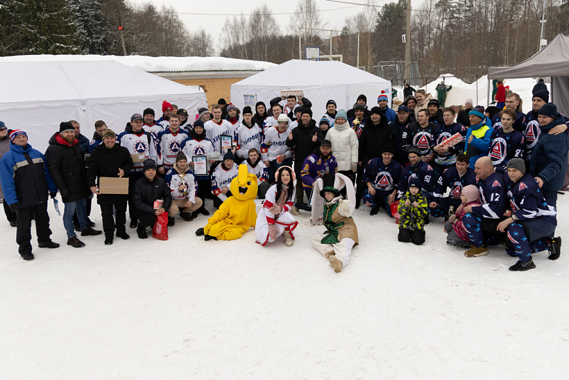 «Уралхим» организовал любительский хоккейный турнир в Кирово-Чепецке
