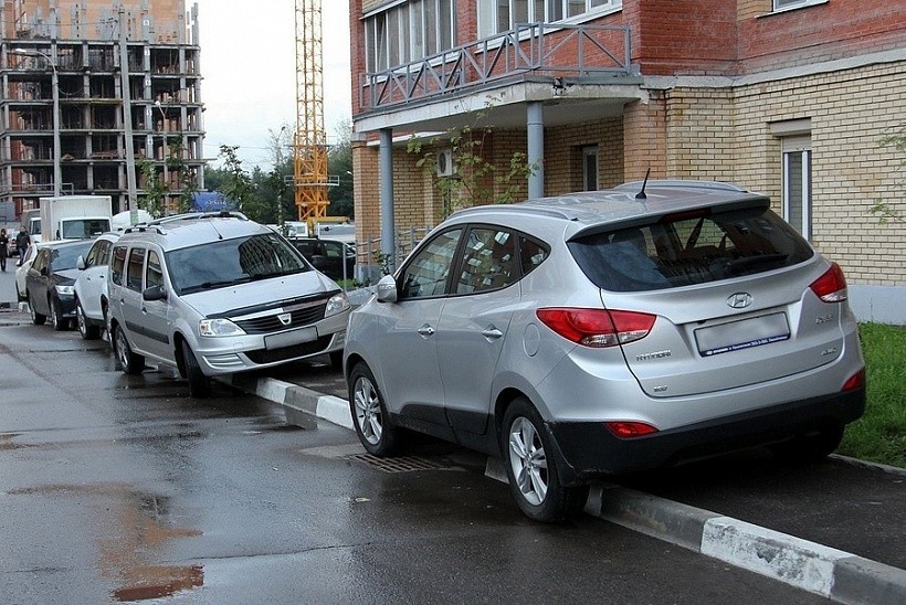 Кировчан хотят чаще штрафовать за неправильную парковку
