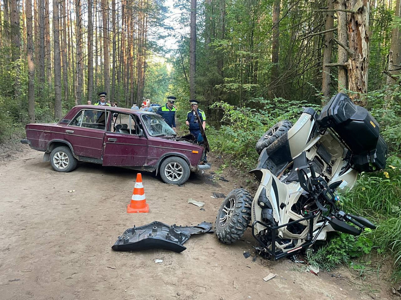 Дети на квадроцикле попали в ДТП в Кирове