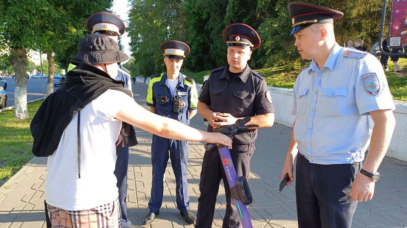 12 человек пострадали в Кирове из-за электросамокатов и других СИМ 