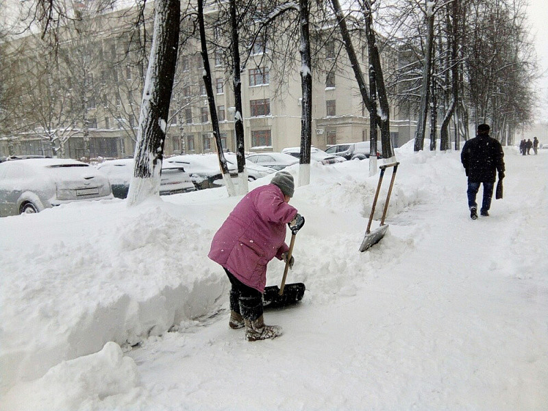 Кирову не хватает 300 дворников