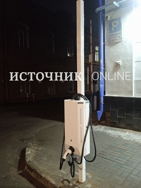 В Кирове на Преображенской появилась зарядка для электромобилей