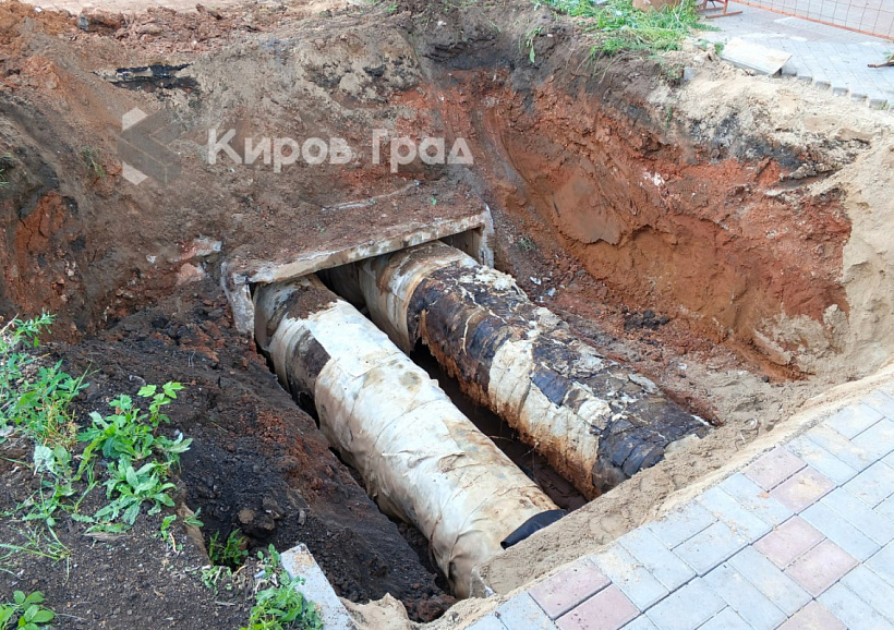 На замену дырявых труб в Кирове остаётся неделя