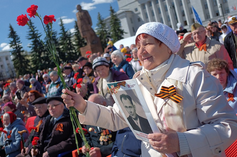 Александр Соколов поздравил жителей Кировской области с Днём великой Победы