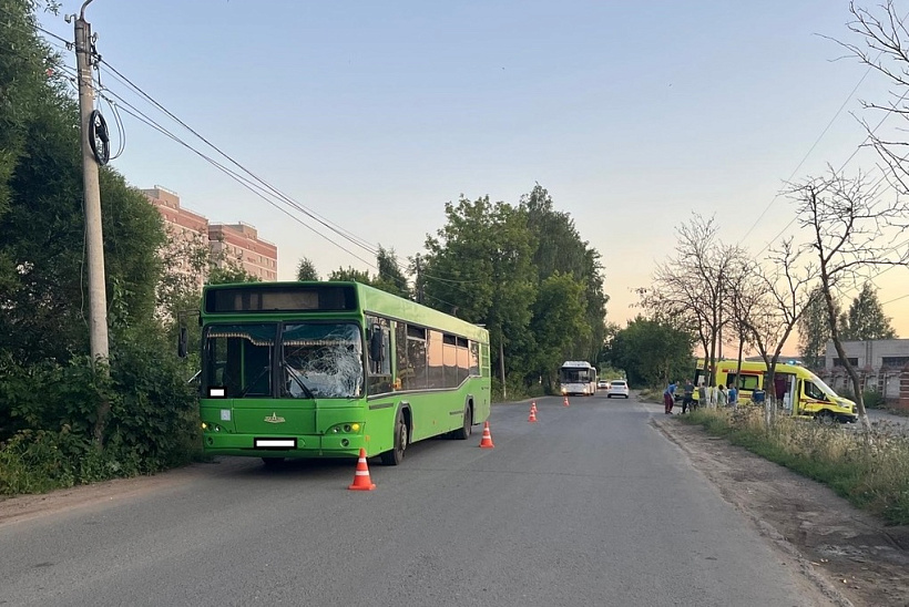 Пассажирский автобус в Кирове сбил велосипедиста